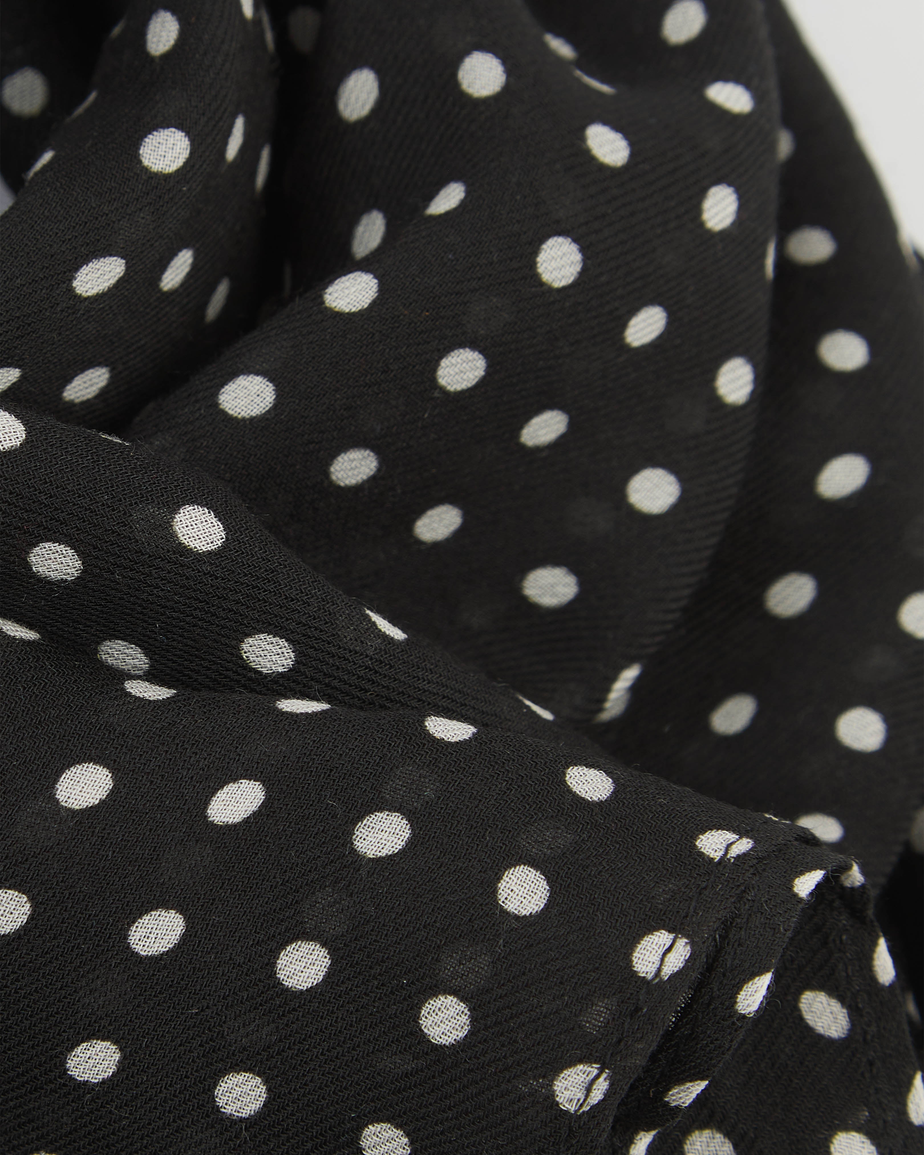 Shinagwa Bohemian Lightweight Wide Scarf