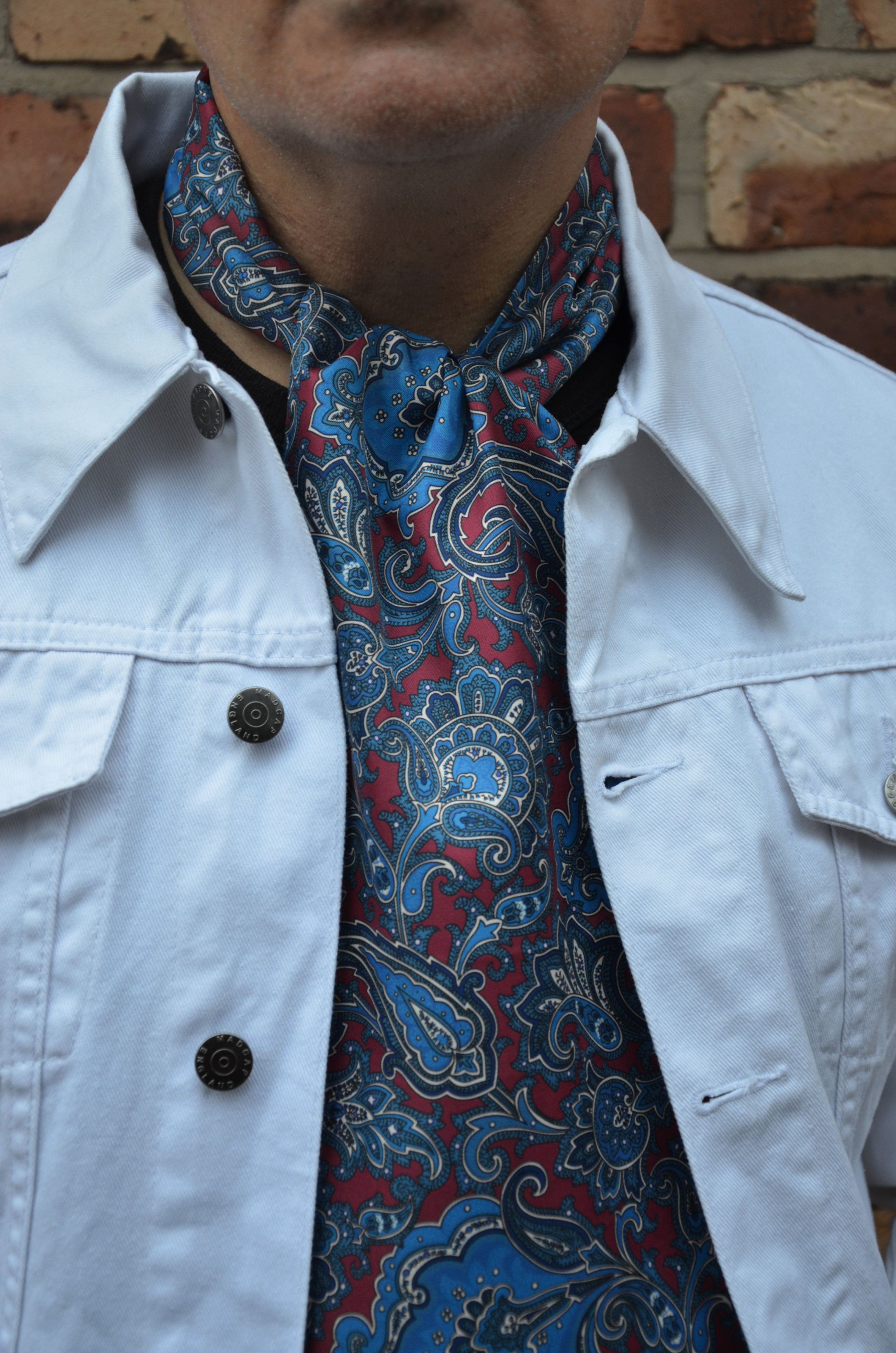 Men’s Retro Scarves: 5 Times You’ll Rock Your Soho Scarf
