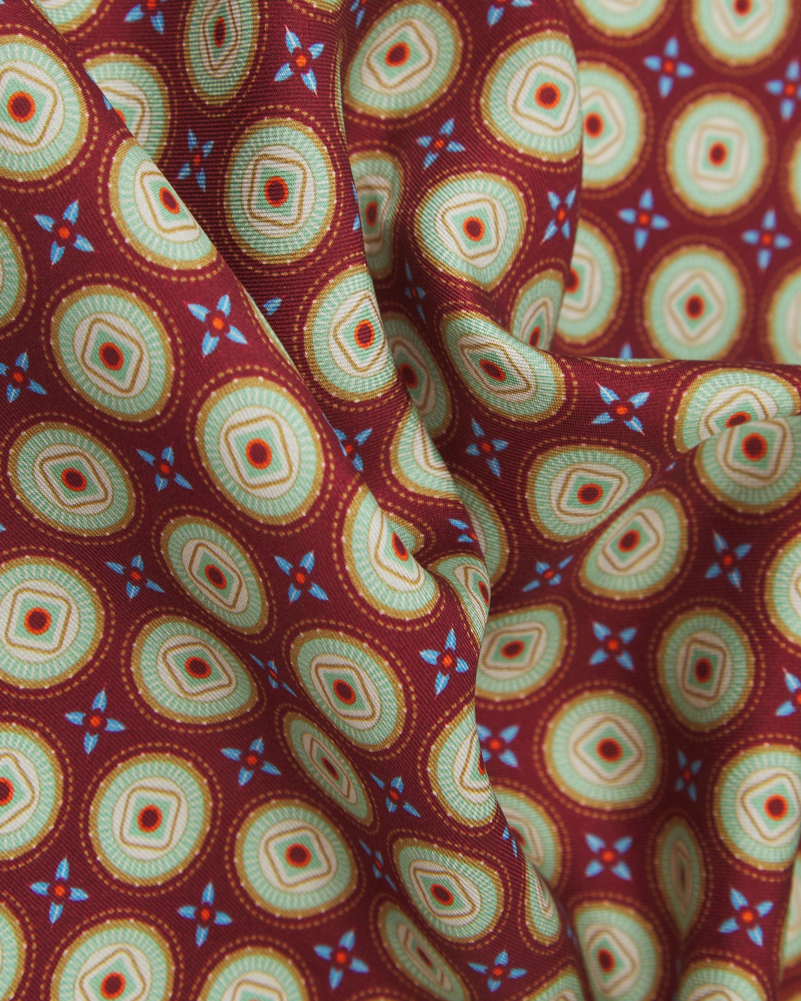 メンズシルクポケットチーフ - ベリンガム | ガーデニア