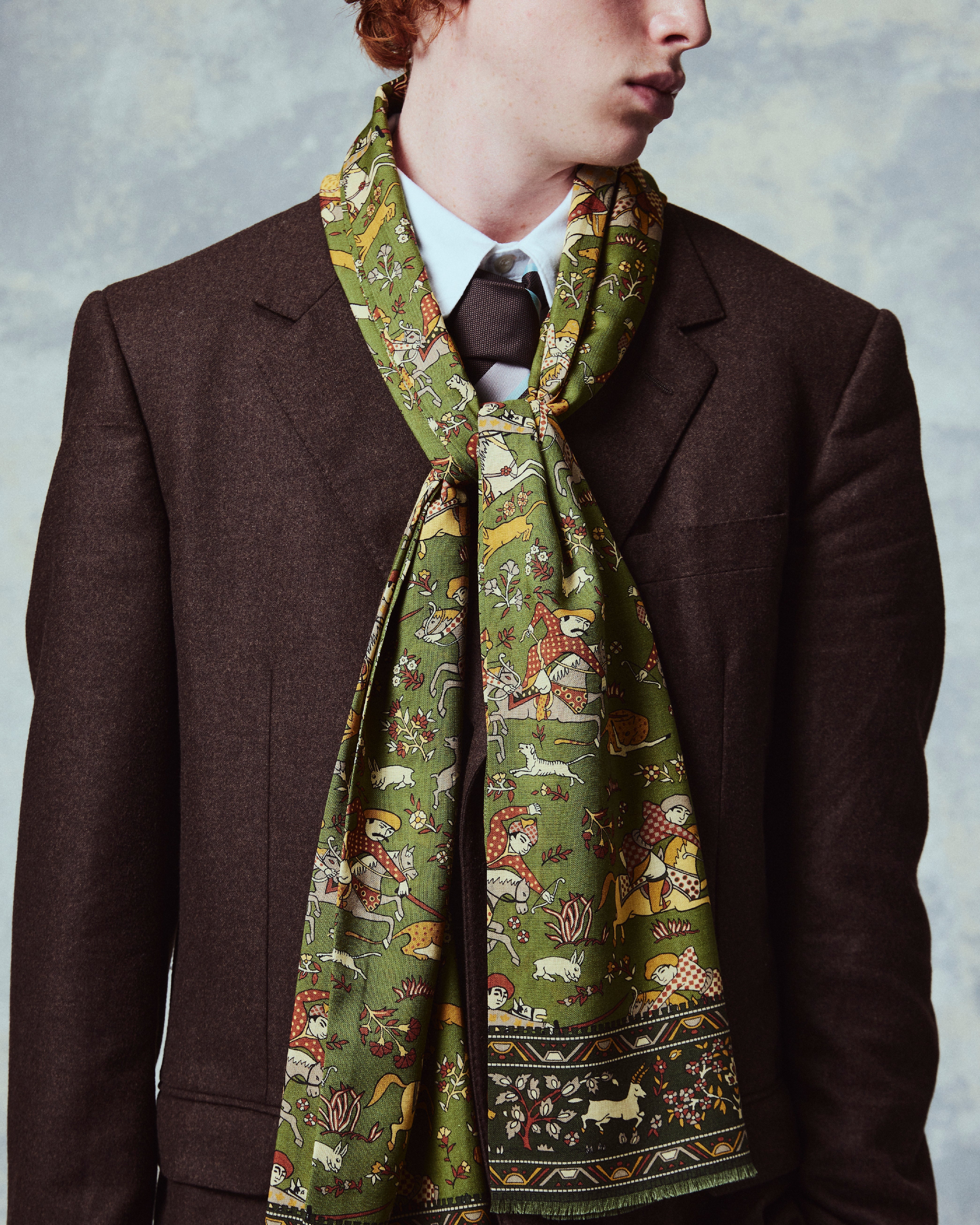 ! 英国製ウール＆シルクスカーフ - オリーブグリーンのハンター