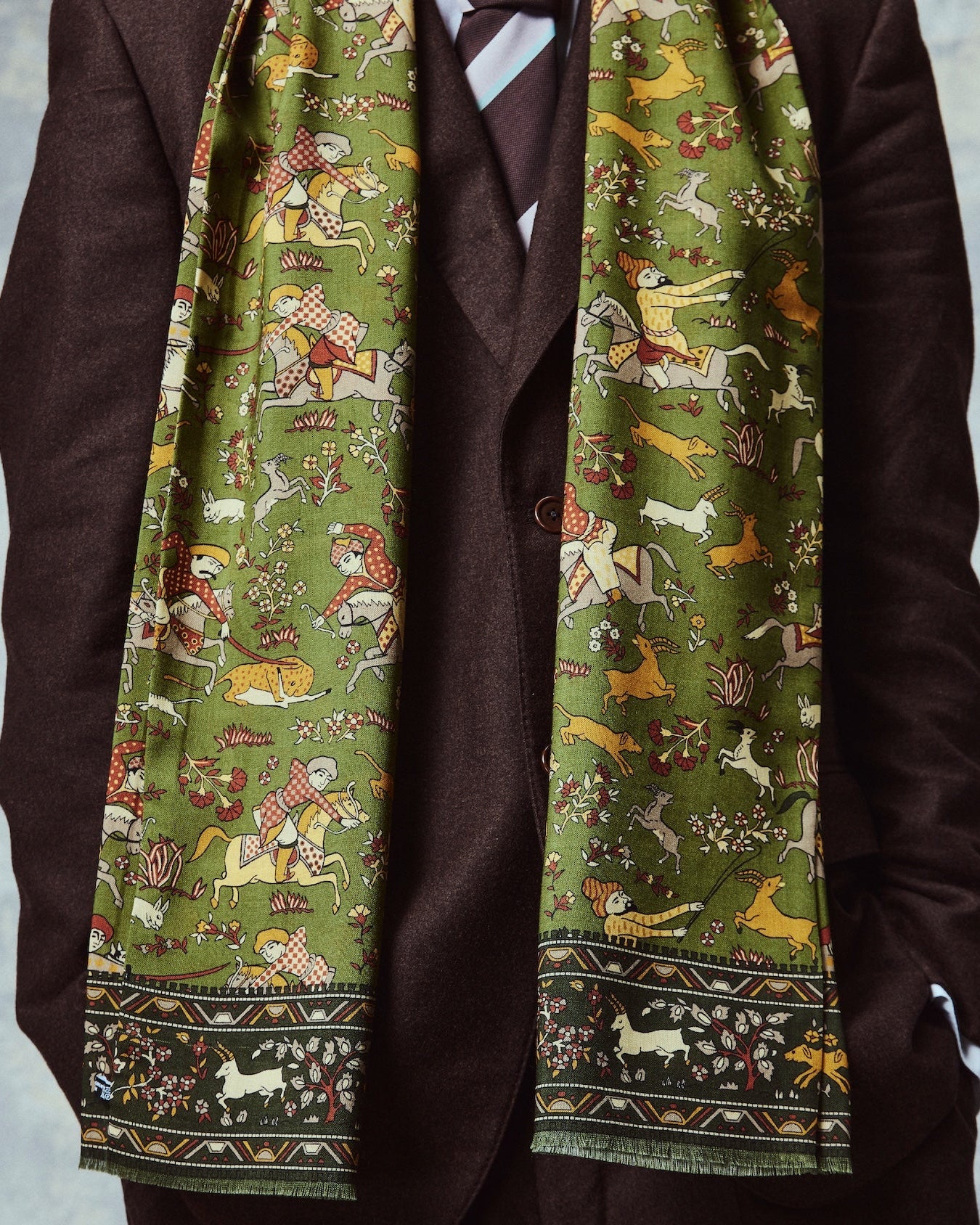 ! 英国製ウール＆シルクスカーフ - オリーブグリーンのハンター